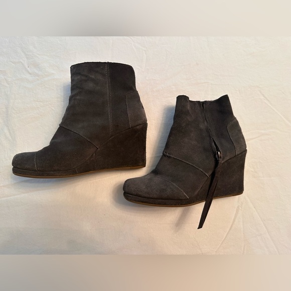 Tom’s Desert Wedge Boots Dark Gray Suede Size 8 - Picture 3 of 13